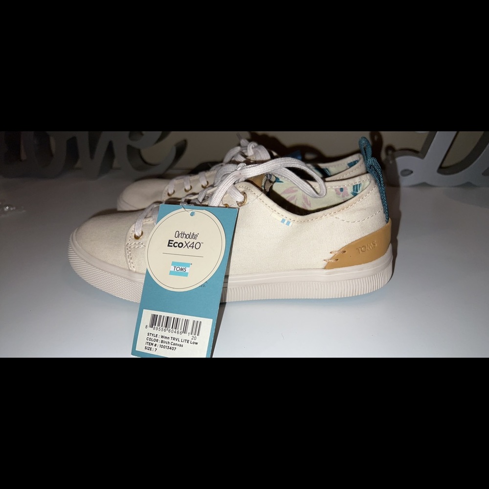 Toms sneakers